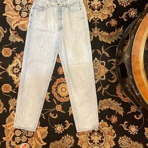 Vintage mom jeans. Eddie Bauer size 14 tall(33”inseam) similar to size 10/12.
